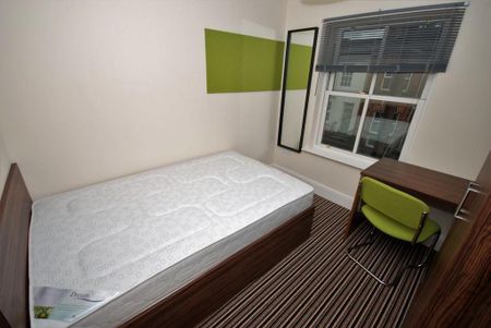 3 bedroom apartment to rent - Photo 4