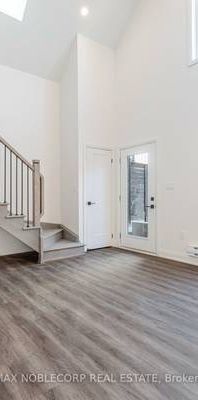 Completely brand new laneway house utilities/parking included! - Photo 1