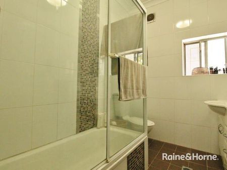 CONVENIENT 2 BEDROOM LIFESTYLE APARTMENT - Photo 4