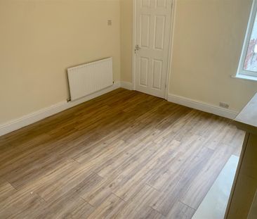 2 bed terraced to rent on Ilkeston, Roberts Street, DE7 - Photo 5