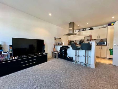 Viewpoint Court, Elm Park Road, Pinner, HA5 - Photo 2