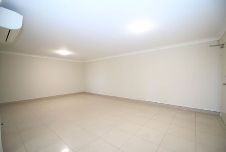 Freshly Painted 2 bedroom unit - Photo 2