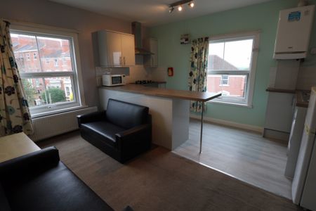 2 Bedroom Flat To Rent in Nottingham - Photo 3