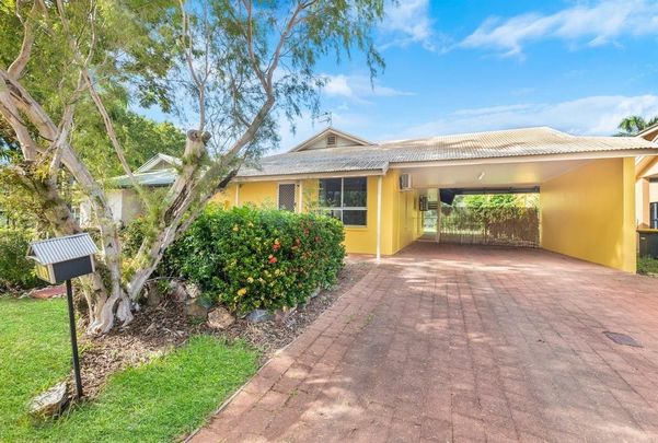 QUIET COMFORT IN DURACK! - Photo 1