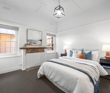 2A Grandview Avenue, Glen Iris VIC 3146 - House For Rent | Domain - Photo 2