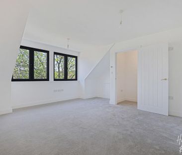 4 bedroom terraced house to rent - Photo 3