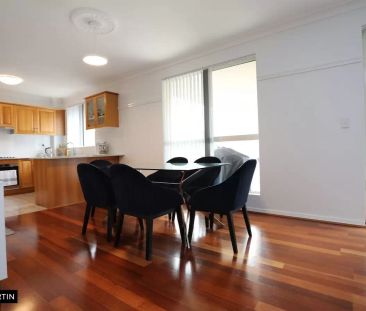 MGM MARTIN – TOP FLOOR 3-BEDROOM APARTMENT - Photo 2