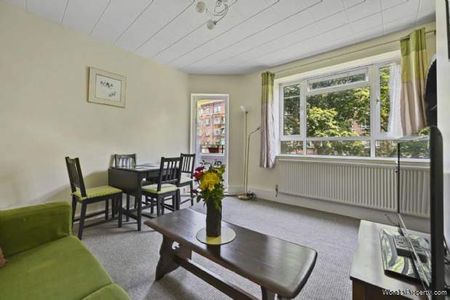 2 bedroom property to rent in London - Photo 4