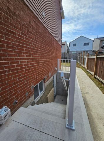 For Lease - 40 Judith Crescent, Brampton, Ontario - Photo 2