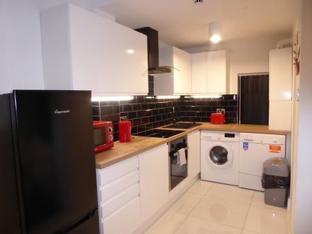 3 bedroom terraced house to rent - Photo 5