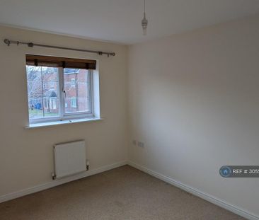 3 bedroom semi-detached house to rent - Photo 5