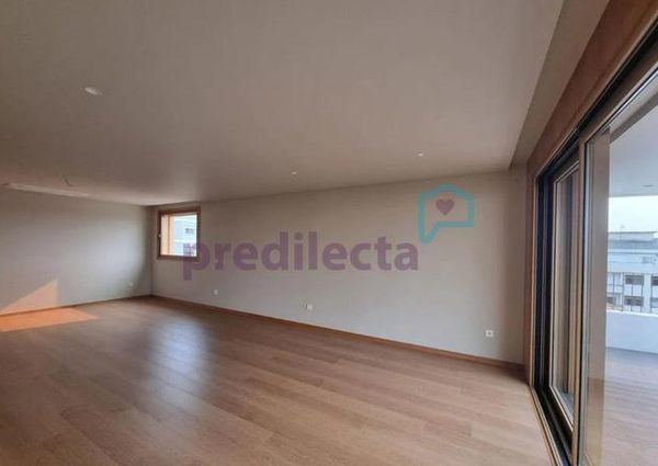 Apartamento T4 em Porto