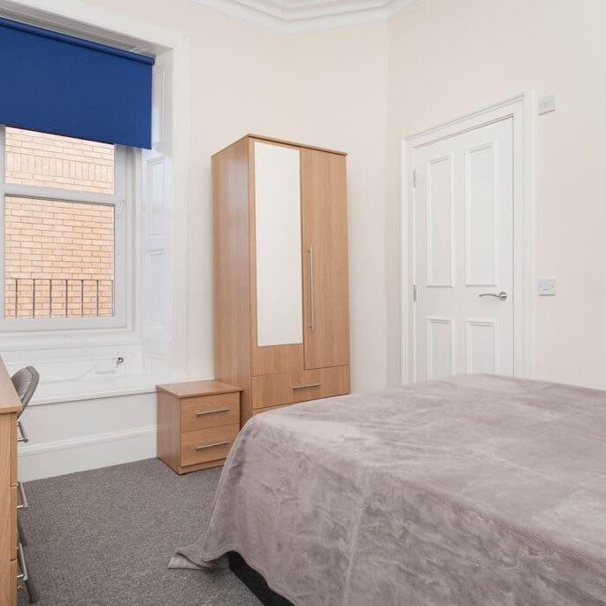 8 bedroom flat share to rent - Photo 1