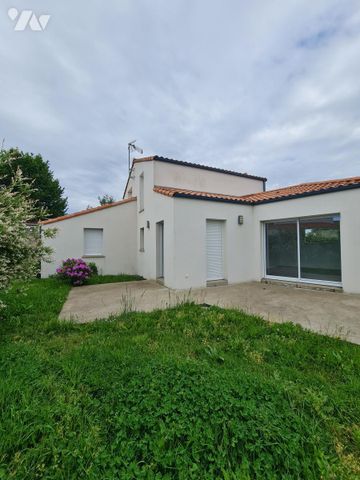 Dans hameau, proche Val St Martin, maison T4 - Photo 4