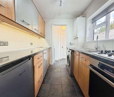 Auckland Road, Reading, Berkshire, RG6 - Photo 6