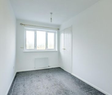 4 bedroom detached house to rent - Photo 3