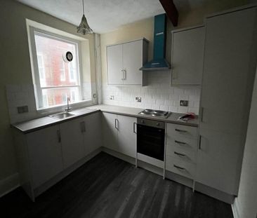 3 bedroom flat to rent - Photo 2
