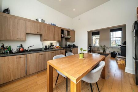 2 bedroom flat to rent - Photo 2