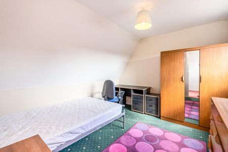 4 bedroom terraced house to rent - Photo 5