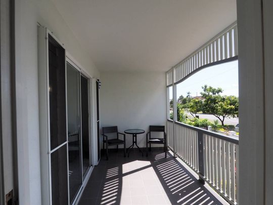 FULLY FURNISHED CLOSE TO THE CITY! - Photo 1