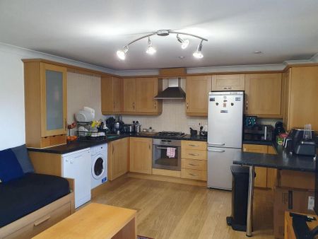 2 bedroom flat to rent - Photo 5
