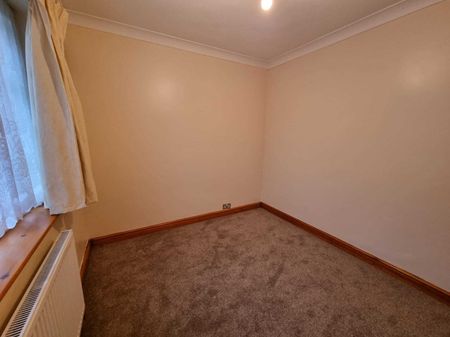 2 bedroom semi-detached house to rent - Photo 4