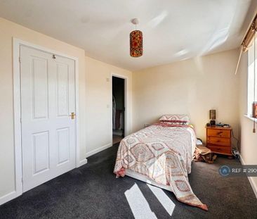 4 bedroom terraced house to rent - Photo 5