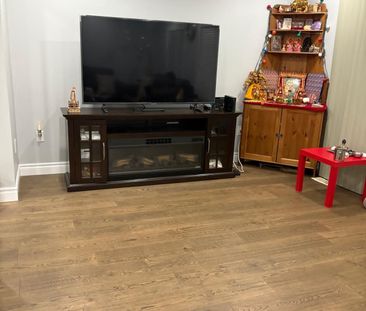 For Lease - 564 Woolgrass Avenue, Waterloo, Ontario - Photo 2