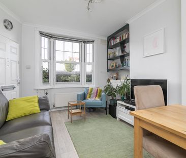 2 Bed Flat, Derrick Gardens, SE7 - Photo 4
