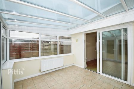 2 bedroom detached bungalow to rent - Photo 3