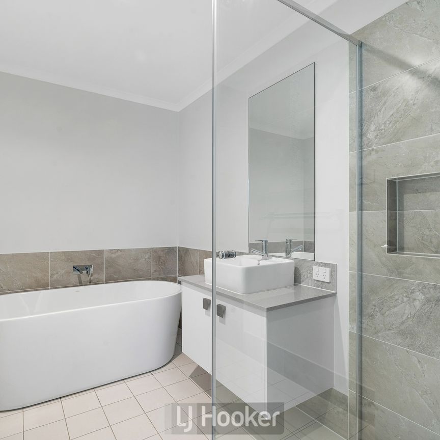 Ideal Family Home - Photo 1