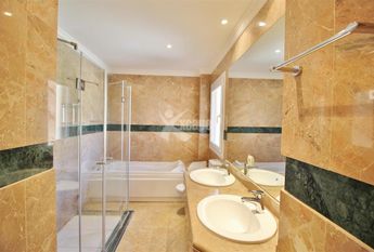 Luxury 2 bedrooms Penthouse Duplex for rent in Nueva Andalucia