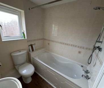 3 bedroom semi-detached house to rent - Photo 6