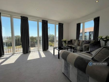 4 bedroom detached house to rent - Photo 2