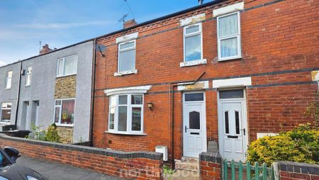 3 bedroom terraced house to rent - Photo 3