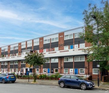 2 bedroom Flat To Let - Photo 3