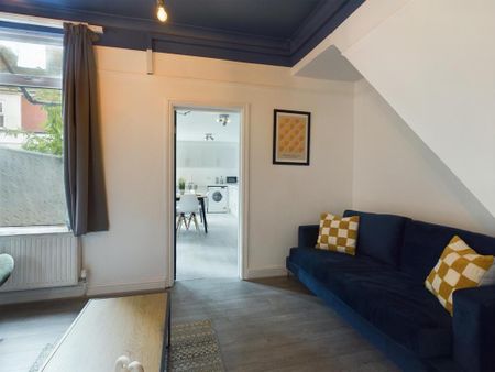 4 bedroom house to rent - Photo 2