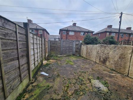 2 bedroom terraced house to rent - Photo 2