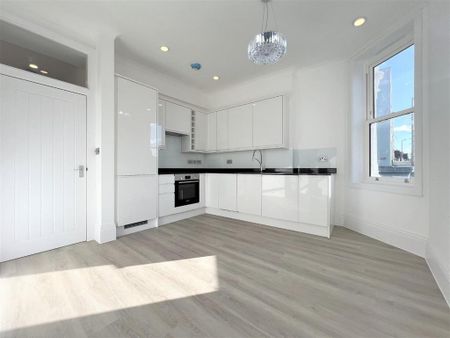 2 bedroom flat to rent - Photo 5