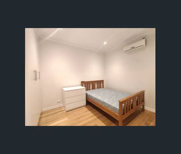 Modern Townhouse Living in Chadstone - Photo 4