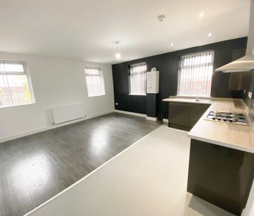 151 Chorley Old Road, Bolton - Photo 2
