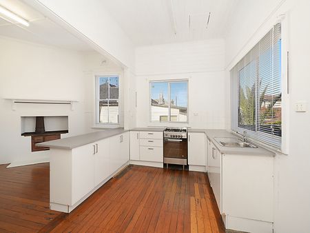 1/587 Glebe Road, Adamstown NSW 2289 - House For Rent | Domain - Photo 3