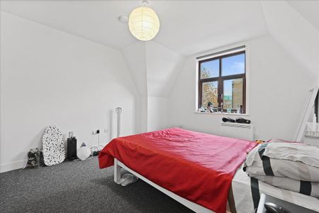 4 bedroom apartment to rent - Photo 4