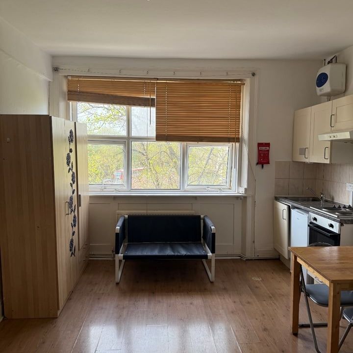 Room in a Shared House, Stuart Crescent, N22 - Photo 2