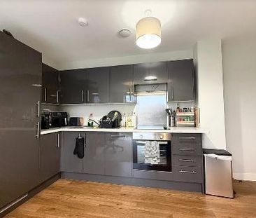 1 bedroom in a house share to rent - Photo 3