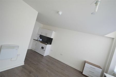 Studio to rent - Photo 5