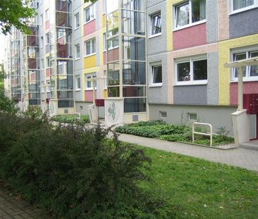 gemütliche 1 Raumwohnung mit Aufzug und tollem Blick - Photo 3