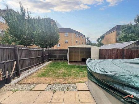 De Havilland Road, Edgware, HA8 - Photo 4