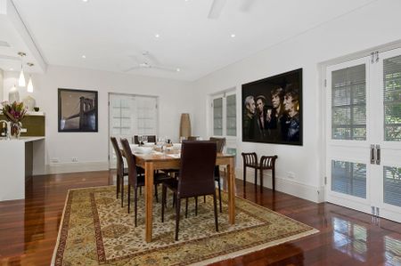 Iconic Colonial Cottage Residence - Photo 5