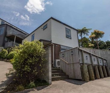 Upmarket three-bedroom home in Johnsonville - Photo 3